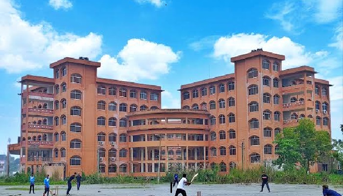 ছাত্রলীগ নেতাদের ওপর হেলমেট বাহিনীর হামলা