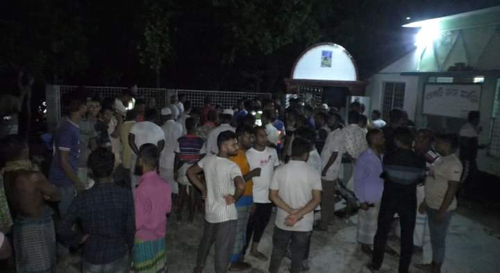 বাল্কহেডের ধাক্কায় পিকনিকের ট্রলারডুবি