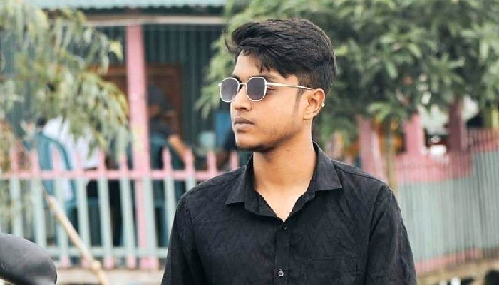 বাবা-মা গেলেন বেড়াতে, লাশ হয়ে বাথরুমে পড়েছিলেন ছেলে