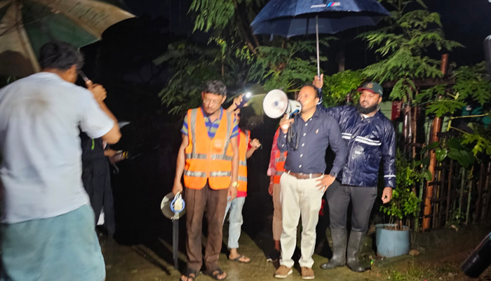 বাণিজ্যিক রাজধানী চট্টগ্রাম আজও পানির নীচে
