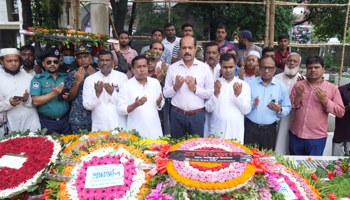 বঙ্গমাতার জন্মদিনে মেয়র আতিকের শ্রদ্ধা
