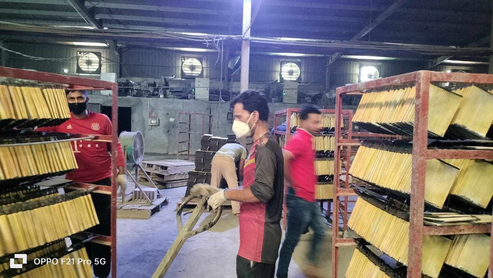 পলাশে ব্যাটারি কারখানাকে ৪ লাখ টাকা জরিমানা
