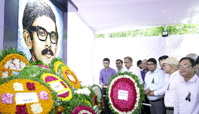 শেখ কামালের প্রতিকৃতিতে সংস্কৃতি মন্ত্রণালয়ের শ্রদ্ধা