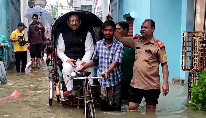 বাণিজ্যিক রাজধানী চট্টগ্রাম আজও পানির নীচে