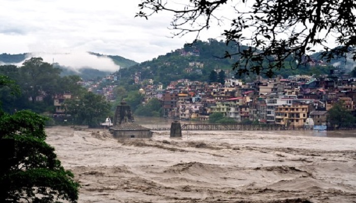 হিমাচলে ভারী বৃষ্টিতে মৃত্যু বেড়ে ৫০