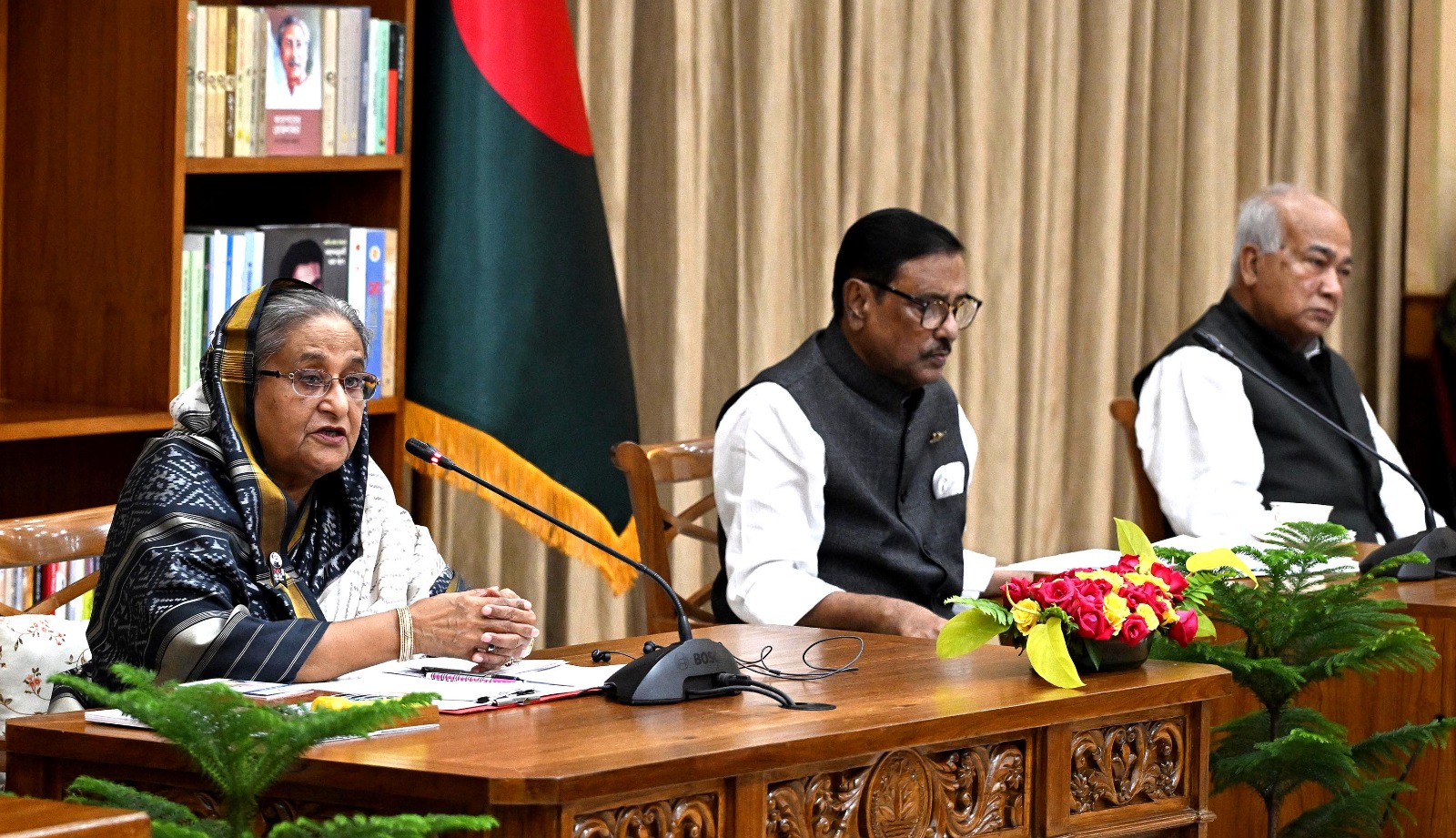 দেশকে অন্ধকারে নিয়ে যেতে চায় বিএনপি