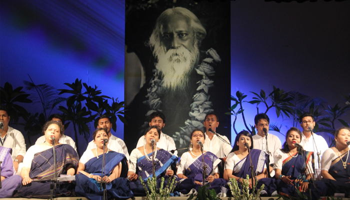 শ্রাবণ দিনে রবির কিরণ হাসি ছড়াল