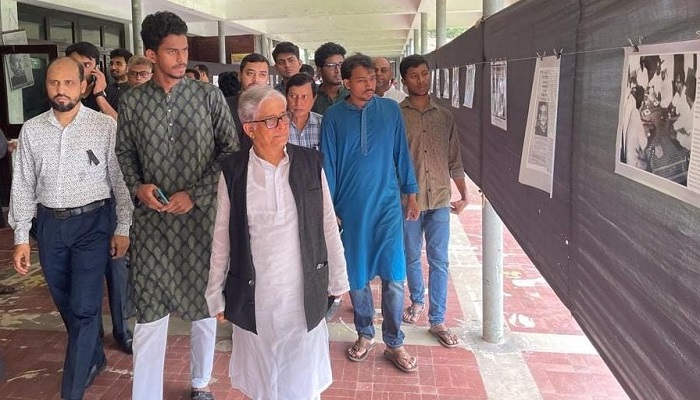 বঙ্গবন্ধুর ঐতিহাসিক ছবি নিয়ে ঢাবি সাংবাদিক সমিতির চিত্র প্রদর্শনী