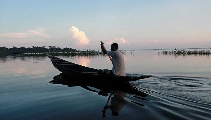 মাটিয়ান হাওড়ে নৌকা ডুবে ২ যুবক নিখোঁজ