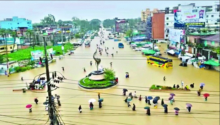 বর্ষণে বিপর্যস্ত পাঁচ জেলা