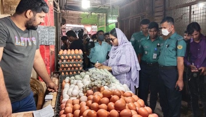 চট্টগ্রামে ডিম সিন্ডিকেটের হোতাদের শাস্তির দাবি