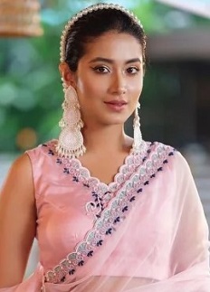 পরিচয় মিলেছে বরের, যা বললেন ফারিণ