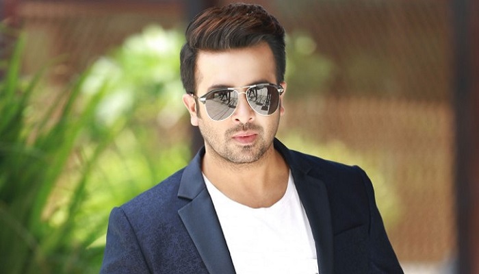 দেশে ফিরেছেন শাকিব