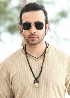 দেশে ফিরেছেন শাকিব