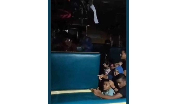 টঙ্গীতে ট্রেনে ডাকাতির ঘটনায় আটক ৯