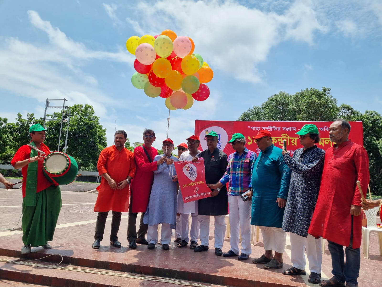গণসংগীত সাংস্কৃতিক সংগ্রামের অনন্য হাতিয়ার