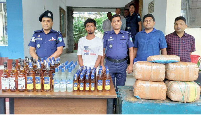 মিরসরাইয়ে বিদেশী মদ ও গাঁজাসহ গ্রেপ্তার ১