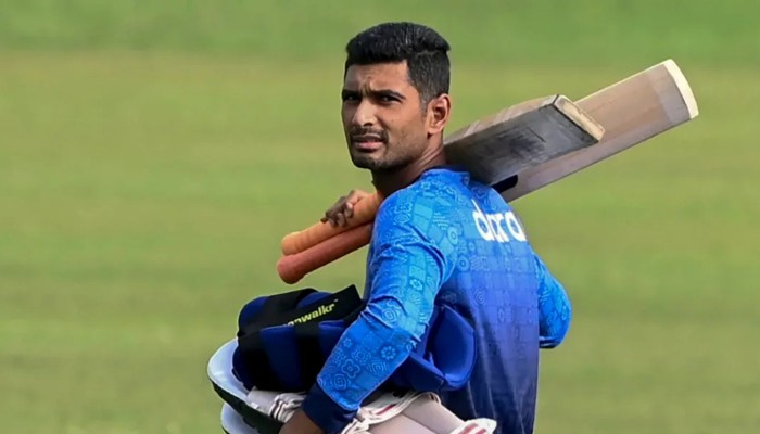 রিয়াদের স্ট্যাটাস ঘিরে রহস্য
