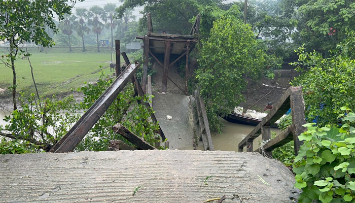 অপসারণ হয়নি রাঙ্গাবালীর ভাঙা ব্রিজ