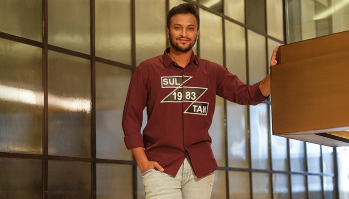 সেই স্ট্যাটাসের রহস্য ফাঁস করলেন সাকিব