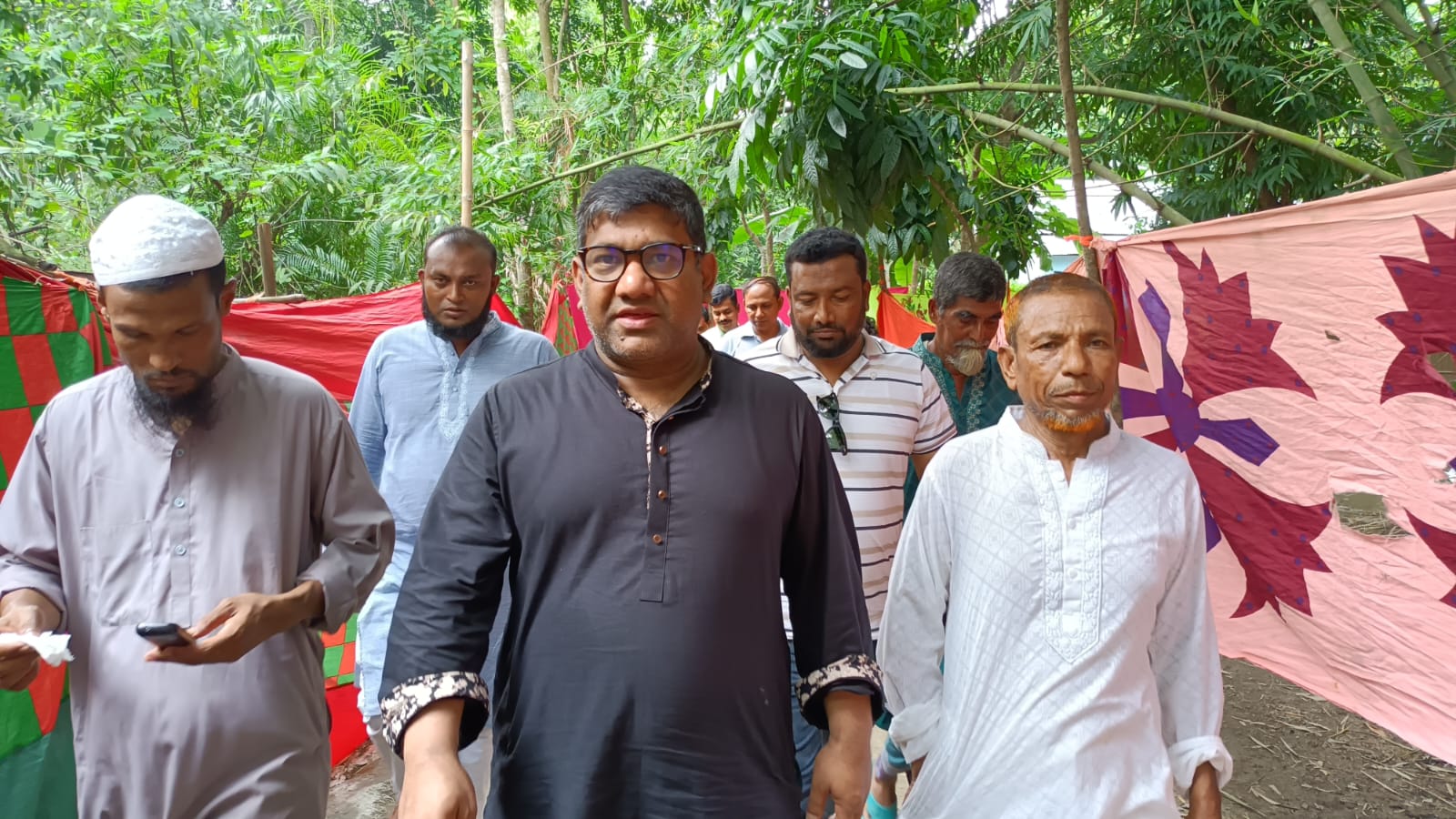 বঙ্গকন্যার সাড়ে ১৪ বছরে অভূতপূর্ব উন্নয়নের প্রচার করছেন দোলন