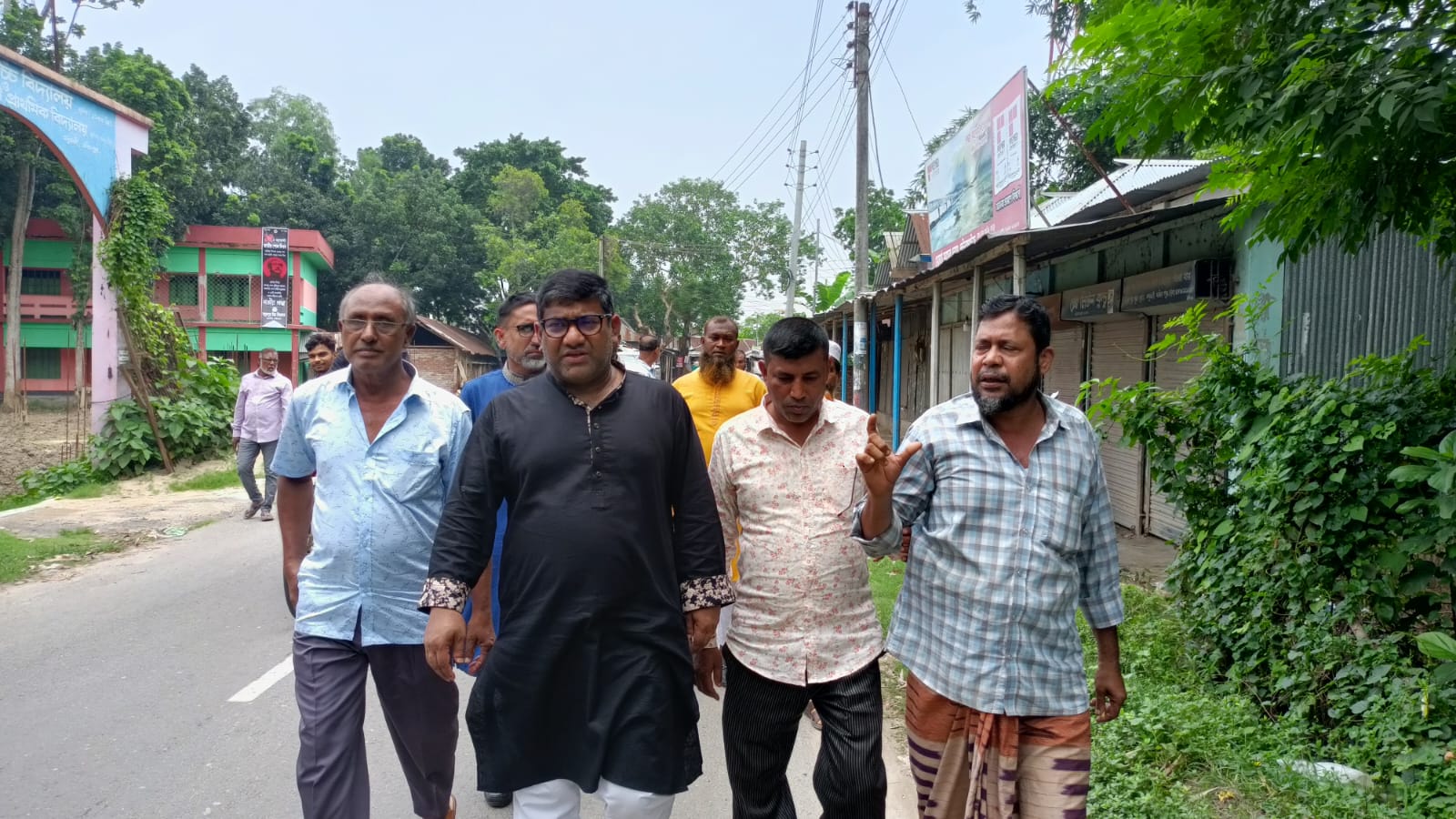বঙ্গকন্যার সাড়ে ১৪ বছরে অভূতপূর্ব উন্নয়নের প্রচার করছেন দোলন