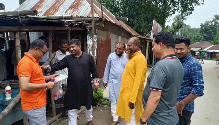 বঙ্গকন্যার সাড়ে ১৪ বছরে অভূতপূর্ব উন্নয়নের প্রচার করছেন দোলন
