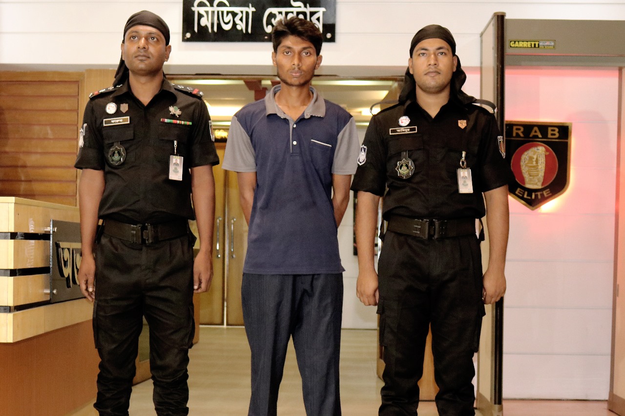 রাজনৈতিক মতাদর্শ ও ব্যক্তিগত ক্ষোভ থেকে চিকিৎসককে হুমকি