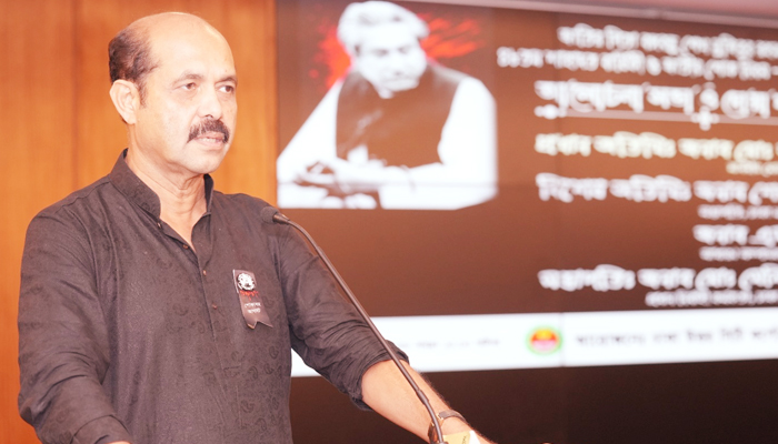 জাতির পিতার স্বপ্ন বাস্তবায়নের প্রতিজ্ঞা করতে হবে