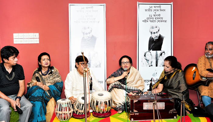 বঙ্গবন্ধু উজ্জ্বল নক্ষত্রের মতো জেগে থাকবেন