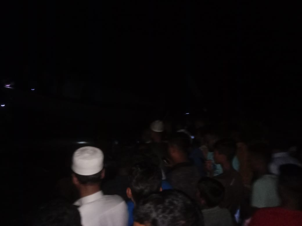 বাল্কহেডের ধাক্কায় পিকনিকের ট্রলারডুবি