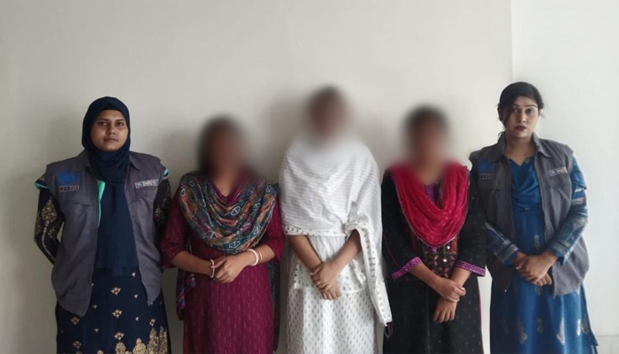 ফাঁসকৃত প্রশ্নে মেডিকেল পরীক্ষা দিয়ে ১১তম হন লামিয়া