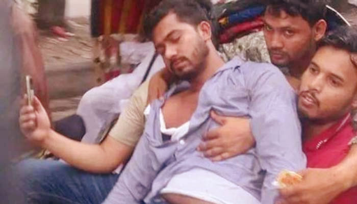 নুরের ওপর ছাত্রলীগের হামলা