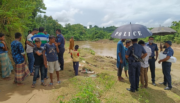 ফেনী নদীতে অজ্ঞাত যুবকের অর্ধগলিত মরদেহ উদ্ধার