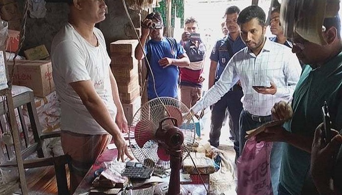 জাল ব্যান্ডরোলে বিড়ি বিক্রি, ভ্রাম্যমাণ আদালতে জরিমানা