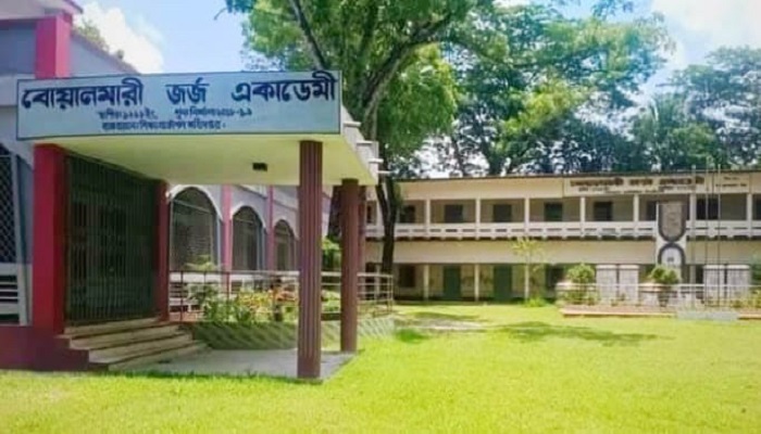 রেজিষ্ট্রেশনের অতিরিক্ত অর্থ ফেরত দিলেন প্রধান শিক্ষক