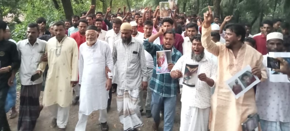 জলদস্যুদের বিচারের দাবিতে উত্তাল নোয়াখালীর উপকূল
