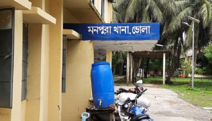 মনপুরায় বৃদ্ধের গলায় ফাঁস