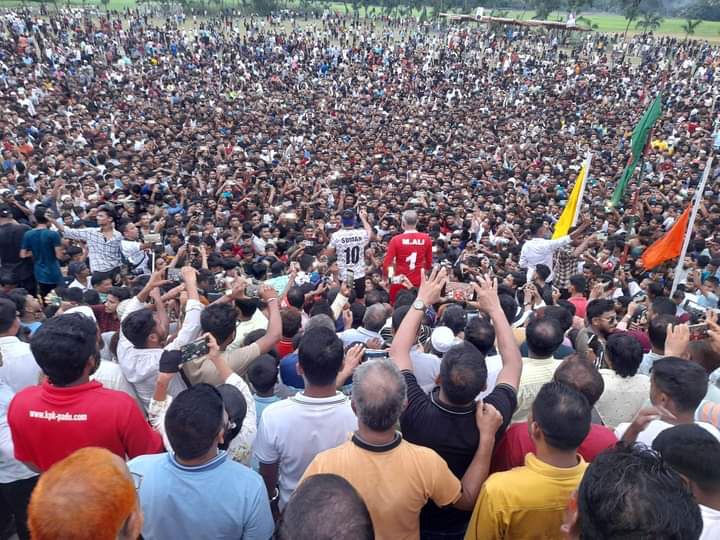 ব্যারিস্টার সুমনের প্রীতি ম্যাচে ফুটবলপ্রেমীদের উপচে পড়া ভিড়