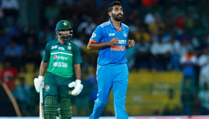 চার উইকেট হারিয়ে চাপে পাকিস্তান
