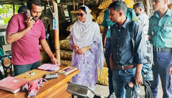 মুন্সীগঞ্জের সিন্ডিকেট নিয়ন্ত্রণ করে চট্টগ্রামের আলুর বাজার