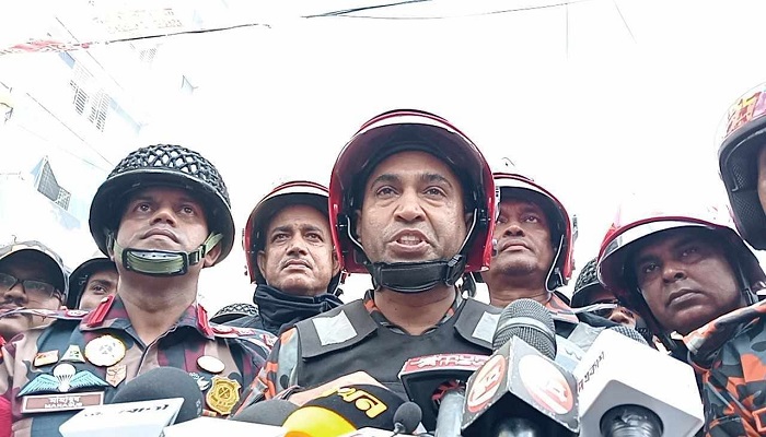 মুদি দোকানের অংশ থেকে আগুনের সূত্রপাত