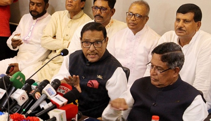 গণতন্ত্র রক্ষা করতে হলে শেখ হাসিনাকে ক্ষমতায় রাখতে হবে