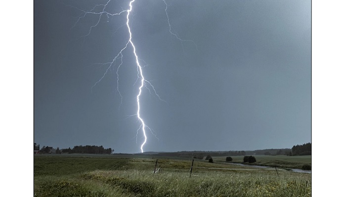 ভারতে ২ ঘণ্টায় ৬১ হাজার বজ্রপাত, নিহত ১২