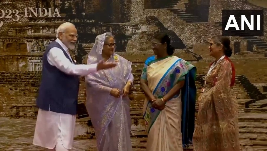 ভারতের রাষ্ট্রপতির নৈশভোজে শেখ হাসিনা ও শেখ রেহানা