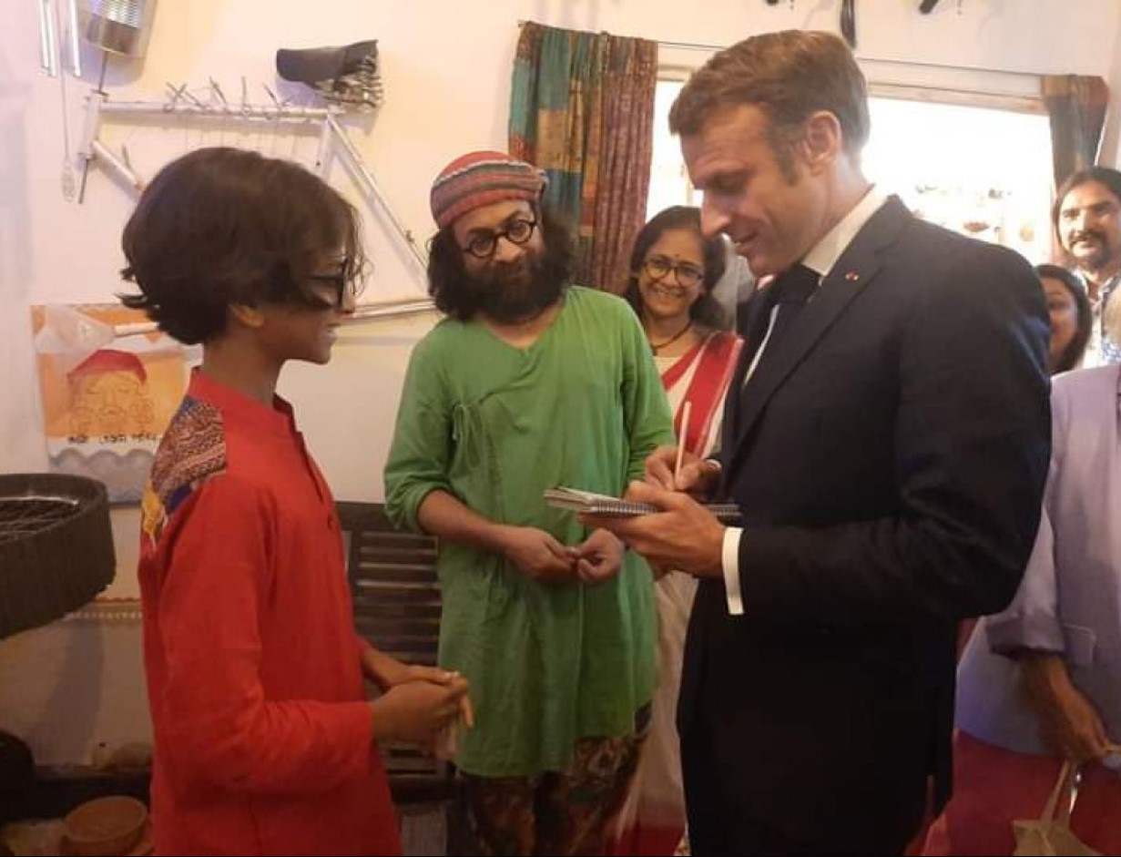 রাহুল আনন্দের বাসায় ম্যাক্রোঁর ১ ঘণ্টা ৪০ মিনিট (ভিডিও)