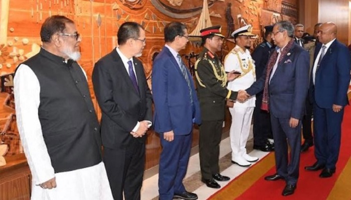 আসিয়ান শীর্ষ সম্মেলনে যোগ দিতে ঢাকা ছাড়লেন রাষ্ট্রপতি