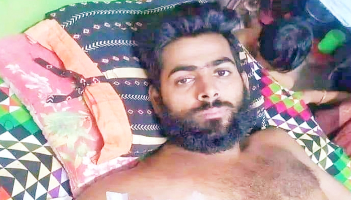 ক্যান্সার থেকে বাঁচতে চায় ঝালকাঠির দিনমজুর রাকিব
