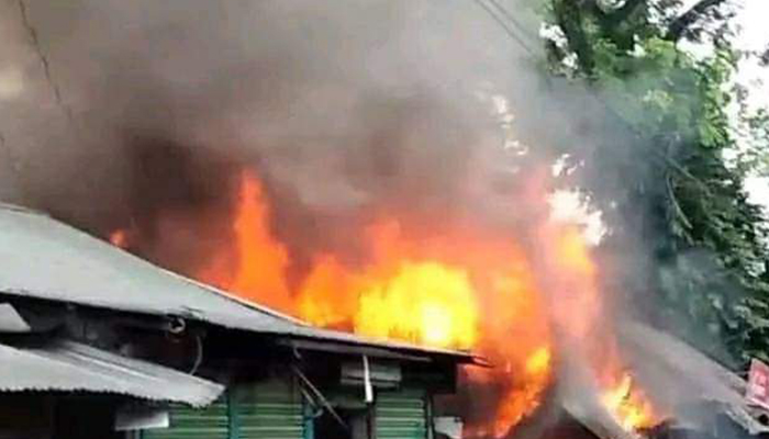 শ্যামগঞ্জে অগ্নিকান্ডে ৮ ব্যবসা প্রতিষ্ঠান ও বাসাবাড়ি ভস্মীভূত