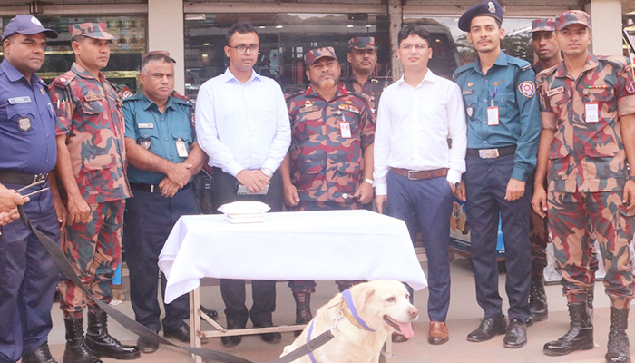সীতাকুণ্ডে ক্রিস্টাল মেথ নামক মাদক উদ্ধার, আটক ৫